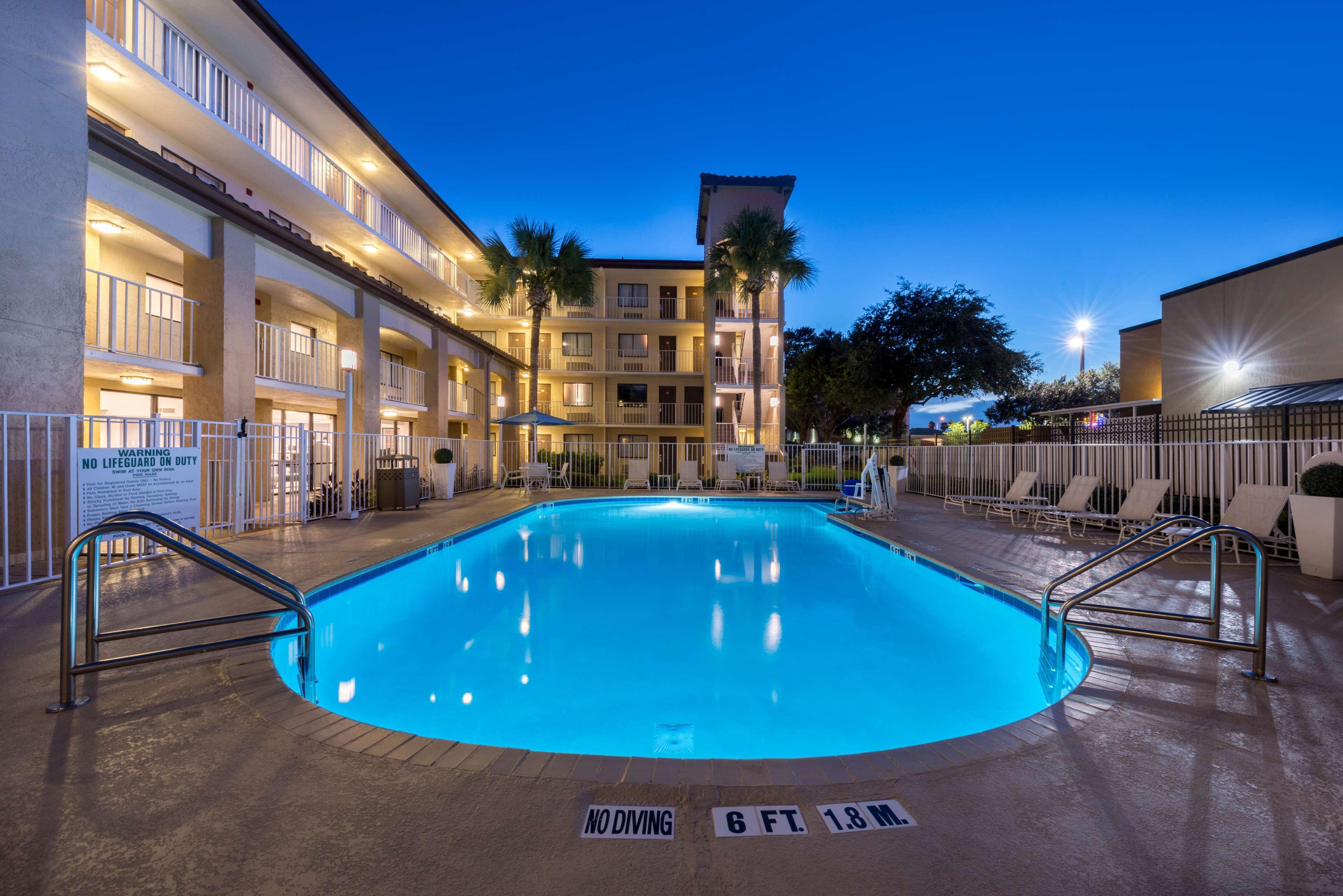Mai Hana Hotel- Intl Drive, Trademark Collection By Wyndham Williamsburg Bagian luar foto