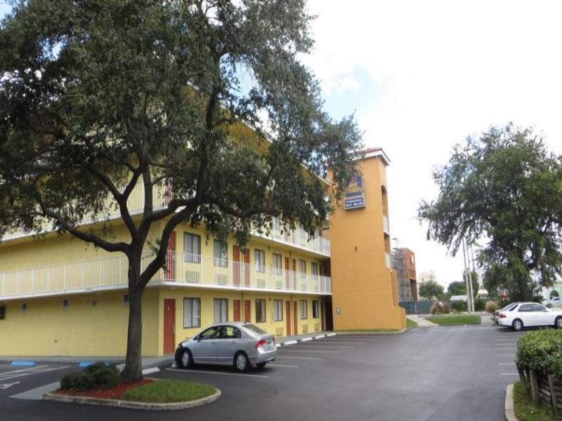Mai Hana Hotel- Intl Drive, Trademark Collection By Wyndham Williamsburg Bagian luar foto