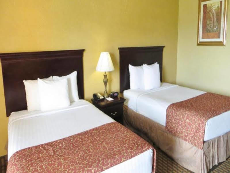Mai Hana Hotel- Intl Drive, Trademark Collection By Wyndham Williamsburg Bagian luar foto